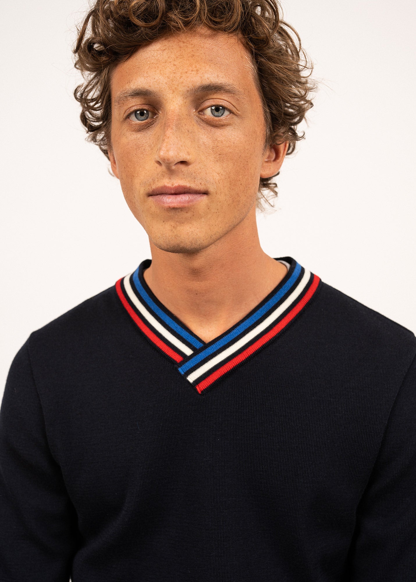 Pull en laine à col V contrasté - SAINT JAMES x Élysée (NAVY)