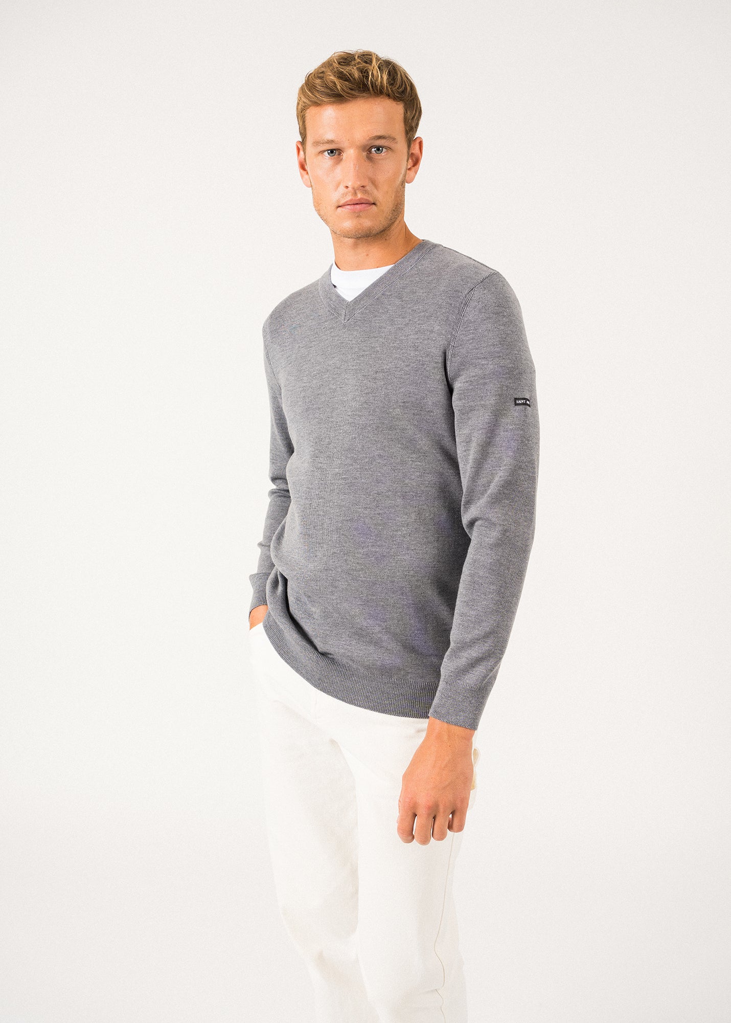 Pull col V Cuirassé - en laine douce (GRIS)