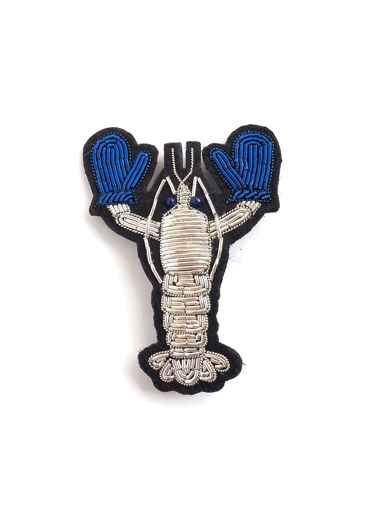 Broche brodée Homard avec gants - SAINT JAMES x Macon & Lesquoy (BLANC/BLEU)