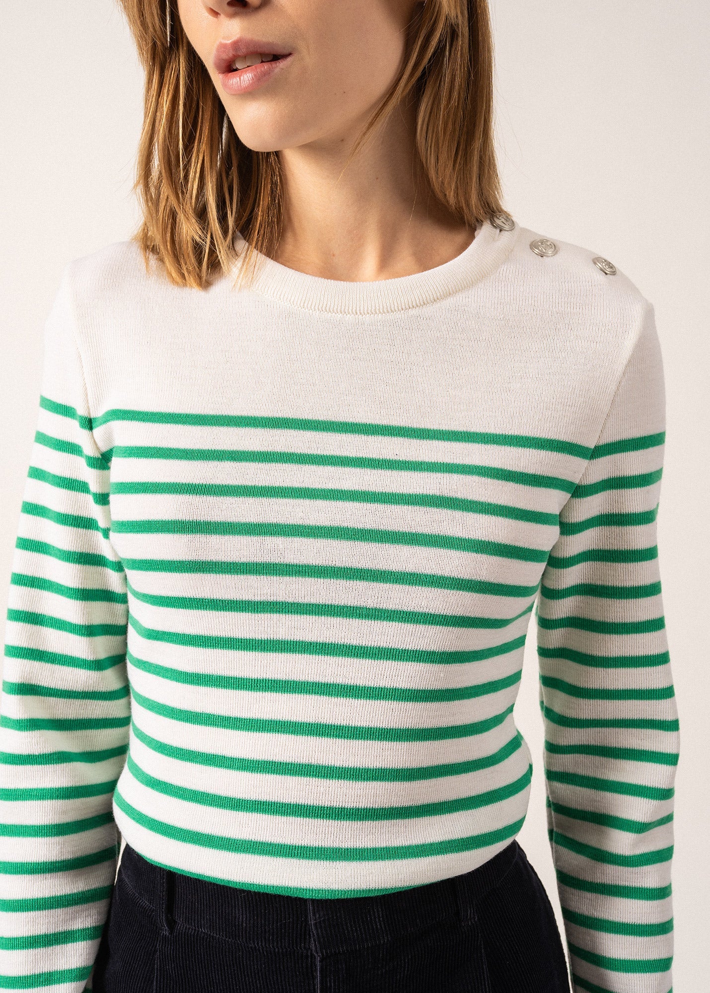 Pull marin rayé Marée - coupe ajustée, en maille de laine (BLANC/TREFLE)