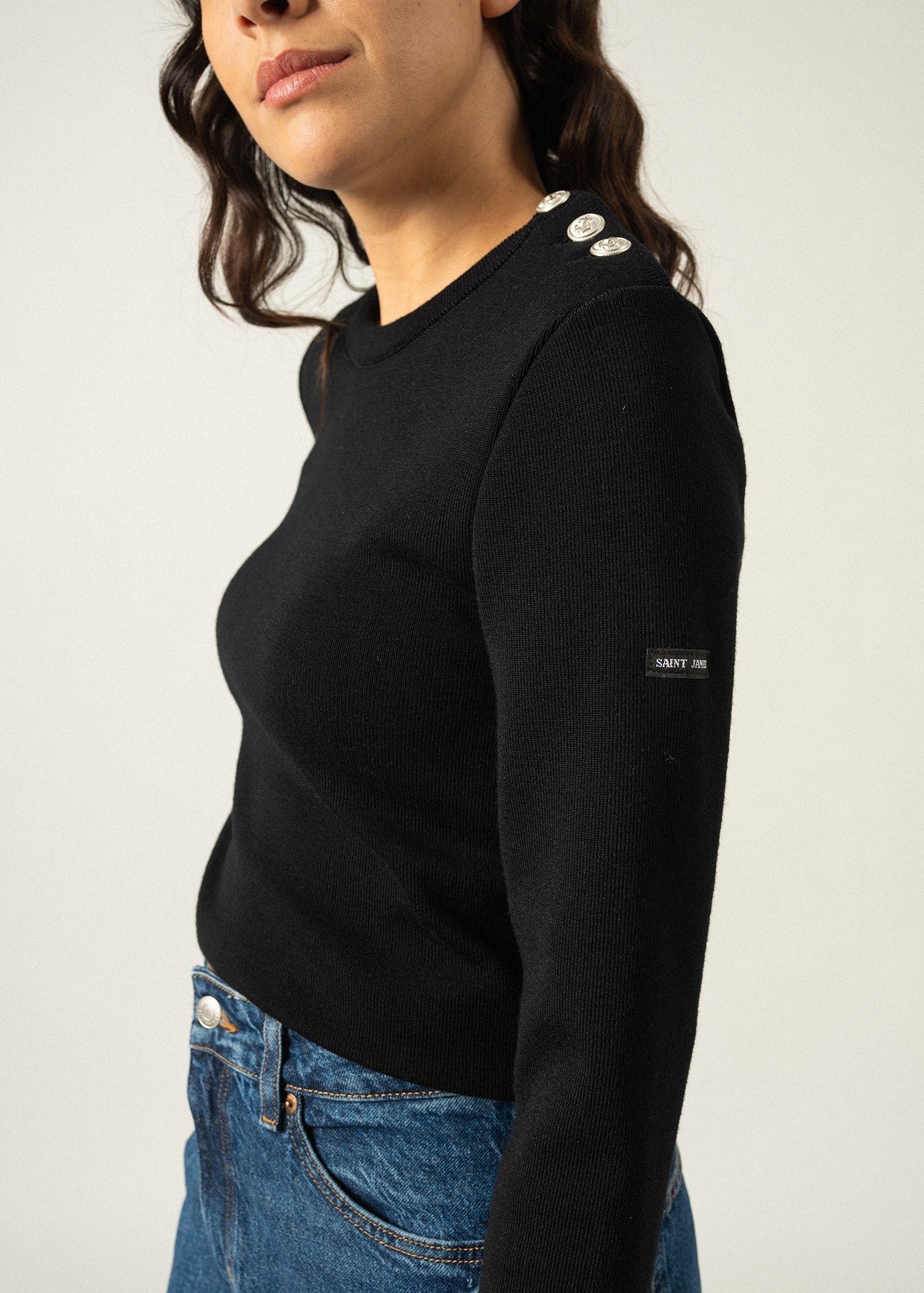 Pull marin uni Marée - coupe ajustée, en maille de laine (NOIR)